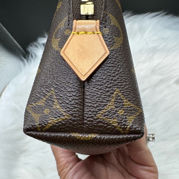 🌸SOLD🌸Louis Vuitton Cosmetic Pouch GM - Picture 8 of 16